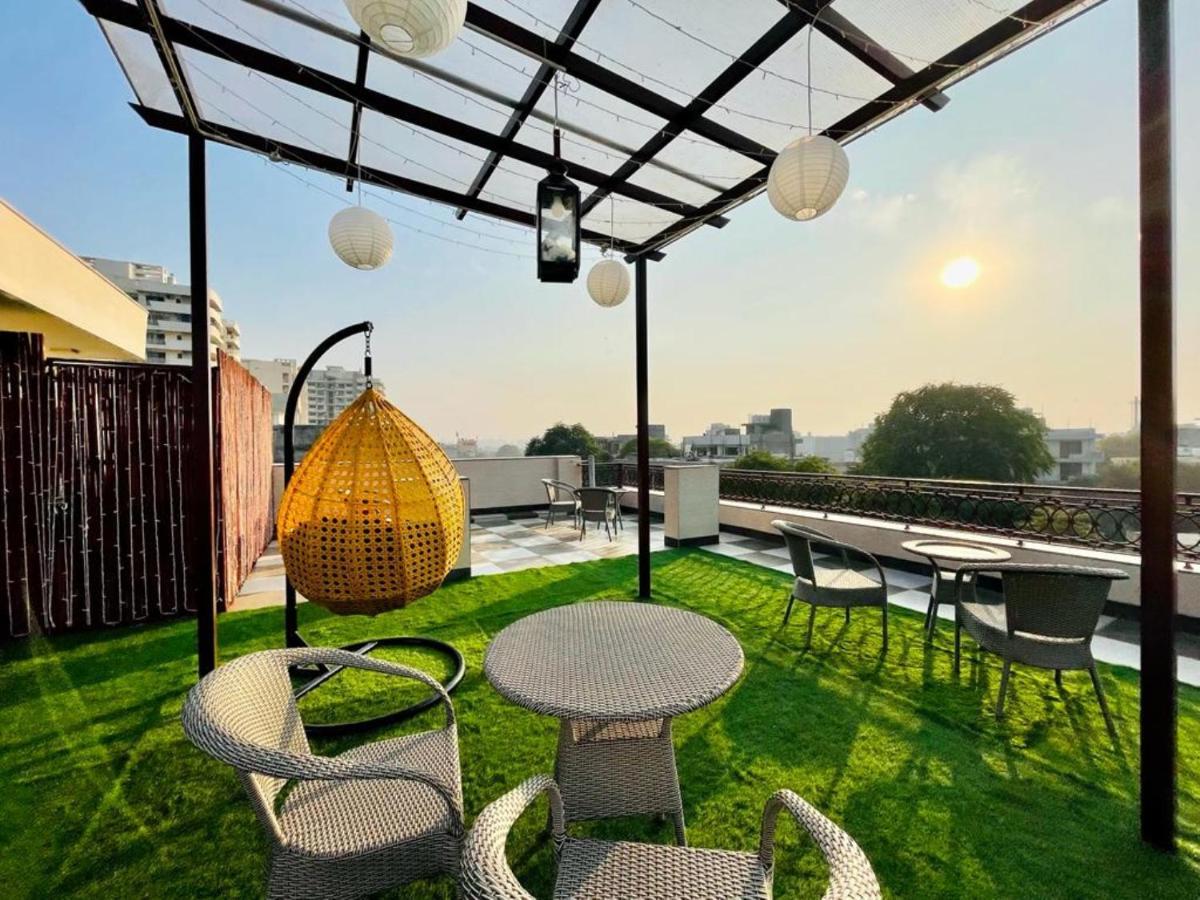 Bluo Studio5 Golf Course Road - Gym, Terrace Garden Гургаон Экстерьер фото